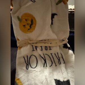 BNWT trick or treat blanket from Rae Dunn